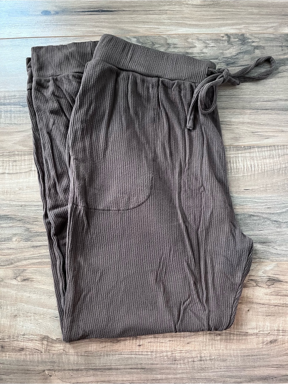 Kyte Baby women’s espresso ribbed jogger pants